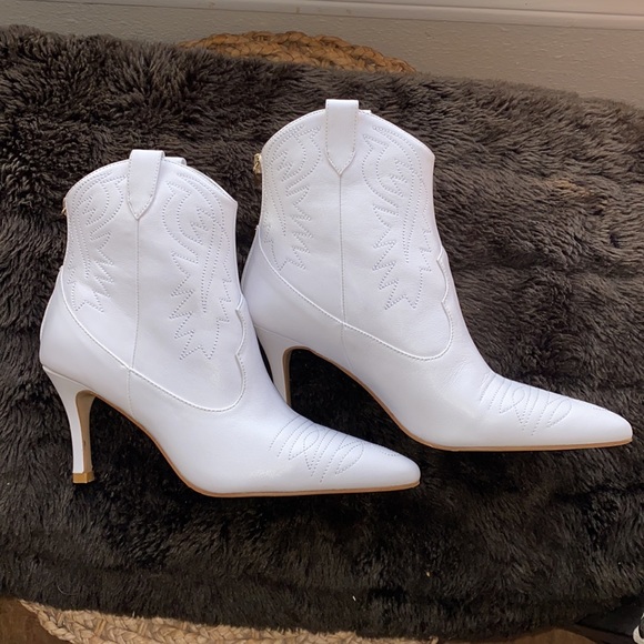 RAYE Shoes - RAYE White Booties Back Zipper NWOT